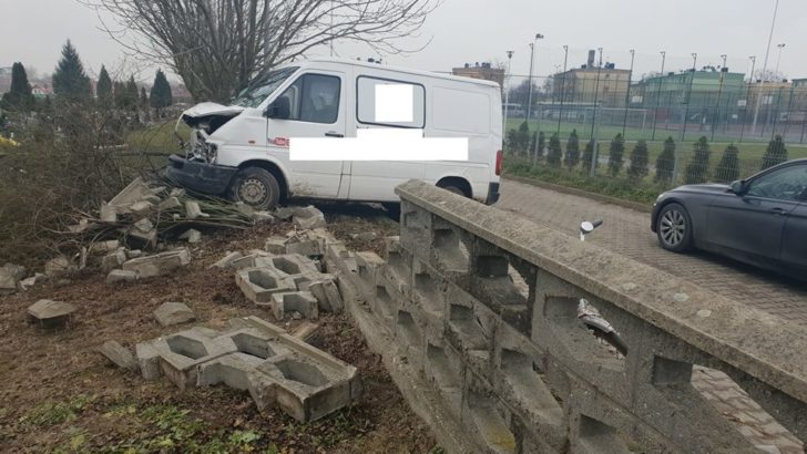 Nietrzeźwy wjechał w betonowy mur cmentarza