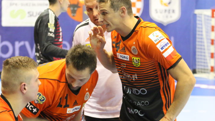 Derby dla Chrobrego. Jaszka na parkiecie!