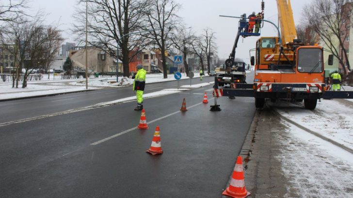 Stawiają nowe sygnalizacje na skrzyżowaniach