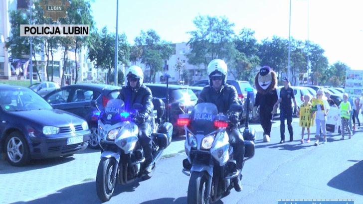 Policjanci eskortowali samochód prosto do szpitala