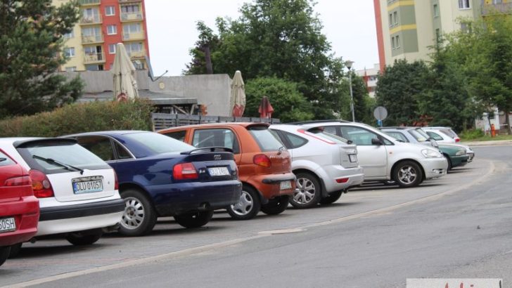 Nowa droga i parking na Przylesiu