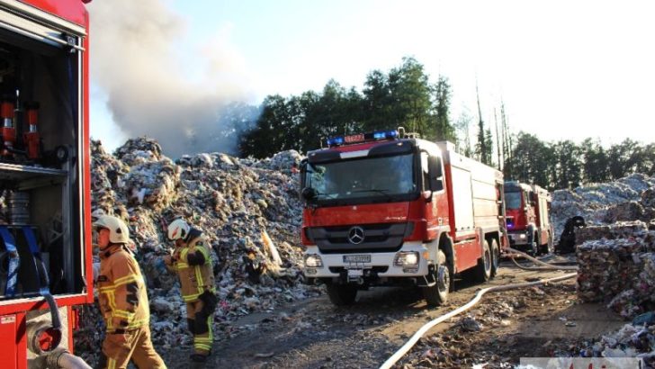 Czarny dym nad miastem, znowu pali się wysypisko