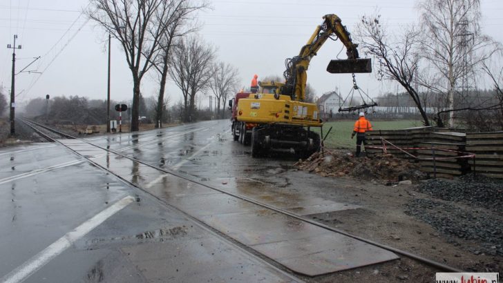 Przejazd kolejowy na Legnickiej wciąż pozostanie zamknięty