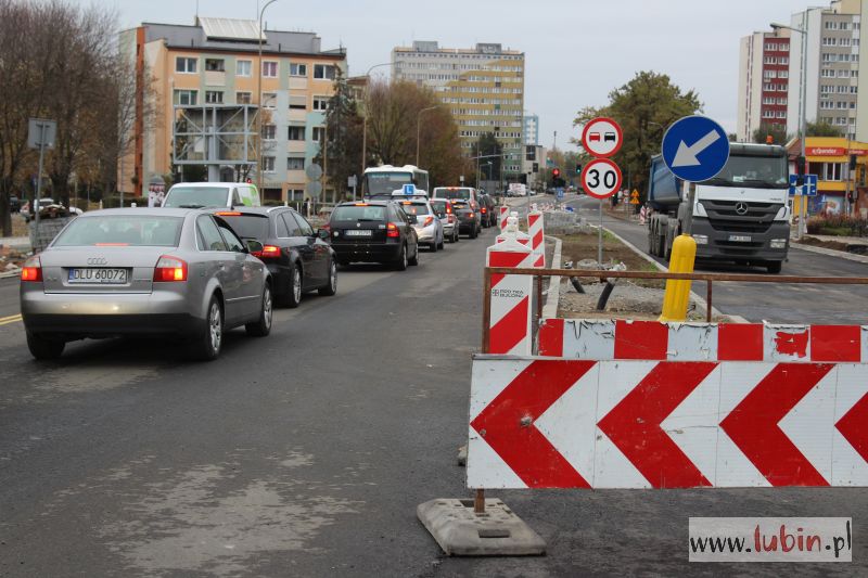 Utrudnienia na alei Kaczyńskiego