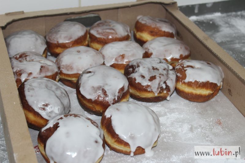 Pączki, racuchy i faworki