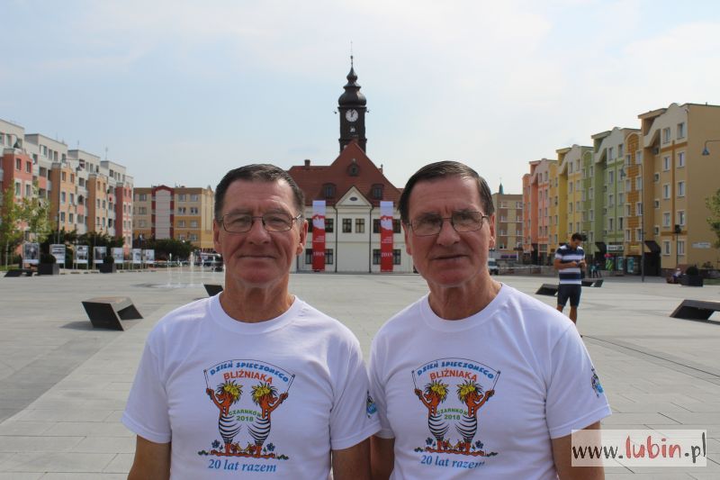 Osiem razy okrążyli kulę ziemską, dzisiaj będą w Księginicach