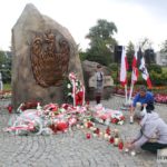 0065rzeź wołyńska wołyń rocznica kwiaty wieńce pomnik