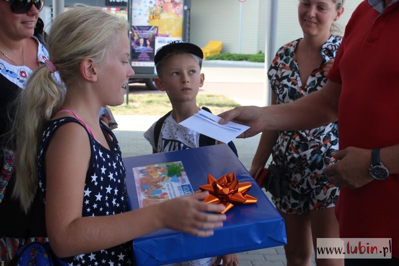 Na basen przyjechały aż z Wielkopolski i to im przypadł 200-tysięczny bilet