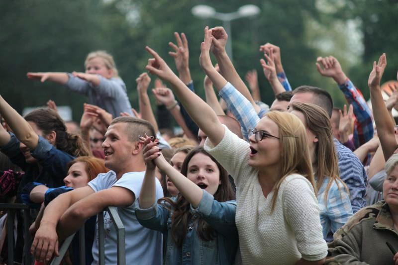 Dwudniowa zabawa na błoniach