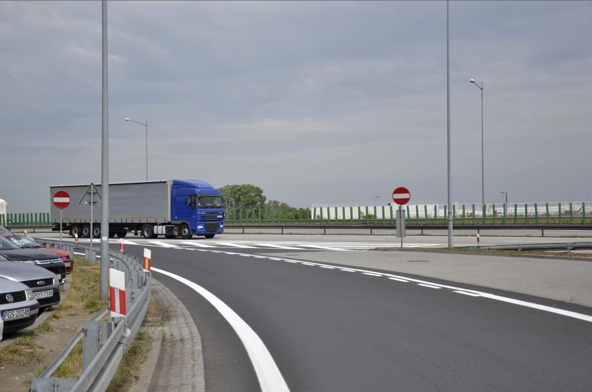 Tymczasowy zakaz wyprzedzania na autostradzie