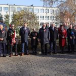 11 listopada, święto niepodległości, kwiaty, pomnik, 2021 (12)