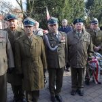 11 listopada, święto niepodległości, kwiaty, pomnik, 2021 (22)