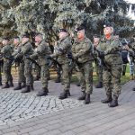 11 listopada, święto niepodległości, kwiaty, pomnik, 2021 (26)