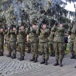 11 listopada, święto niepodległości, kwiaty, pomnik, 2021 (27)