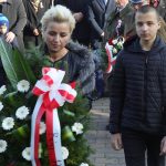 11 listopada, święto niepodległości, kwiaty, pomnik, 2021 (42)