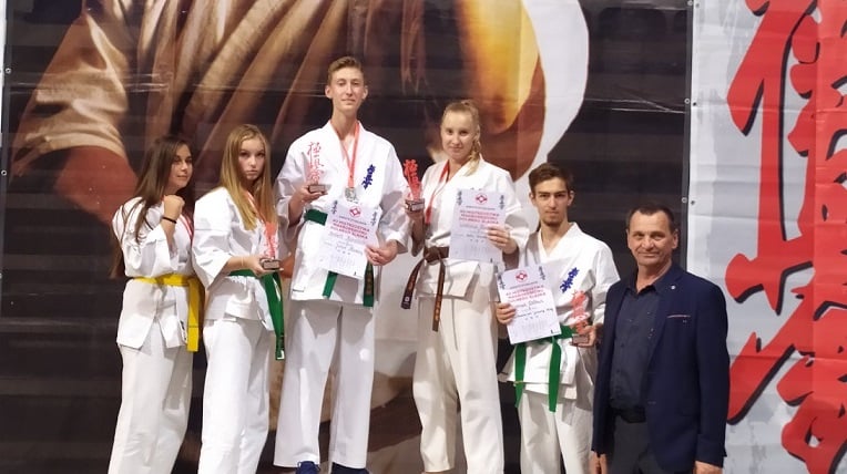 Wicemistrzyni Makroregionu Dolnośląskiego seniorek w karate