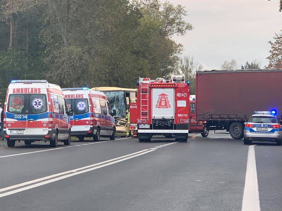 Wypadek na Legnickiej. Droga zablokowana [AKTUALIZACJA]