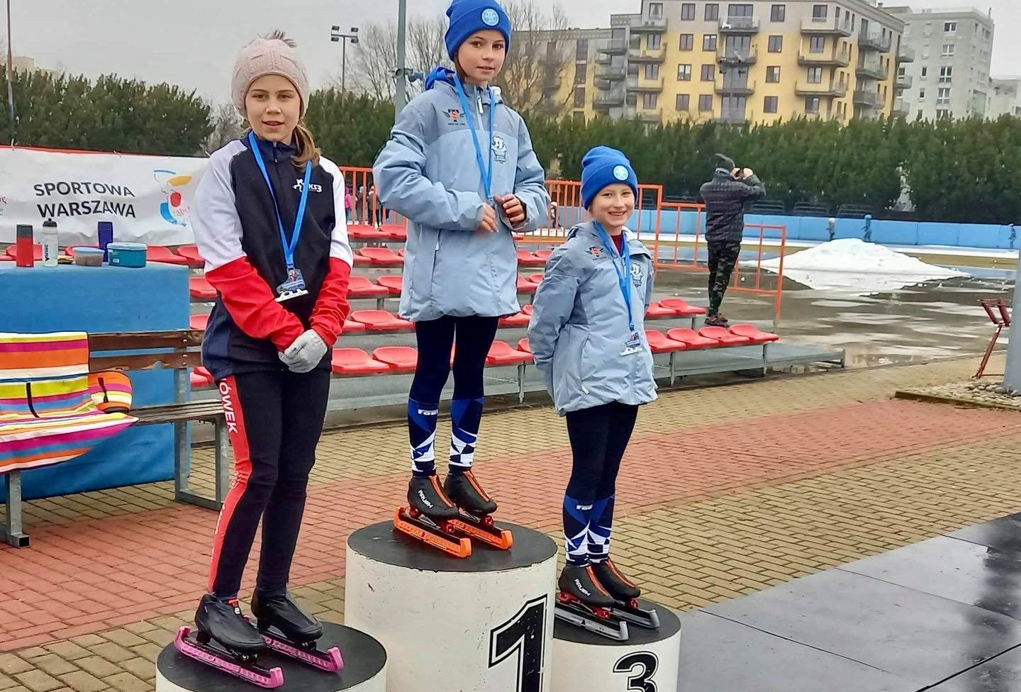 Lubińscy łyżwiarze na torze w Warszawie