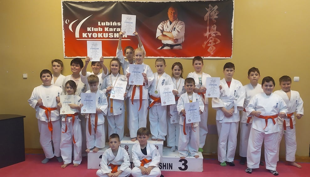 Młodzi wojownicy kyokushin testowali swoje umiejętności