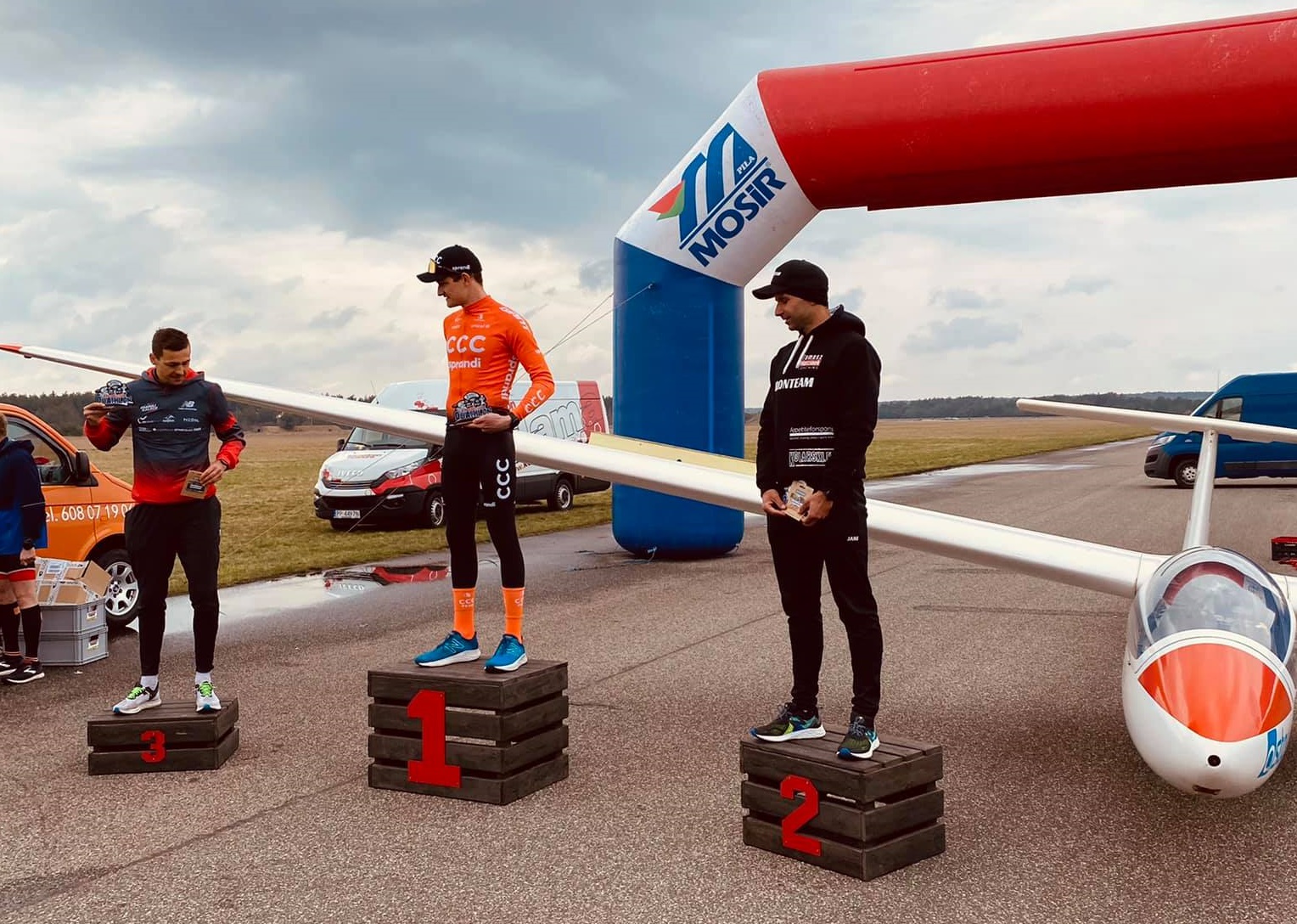 Piotr Ławicki na podium w Pile