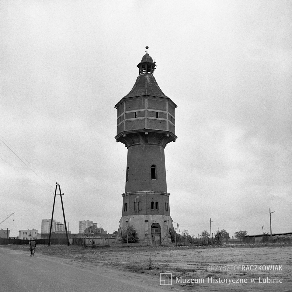 Giełda samochodowa i stare czasopisma