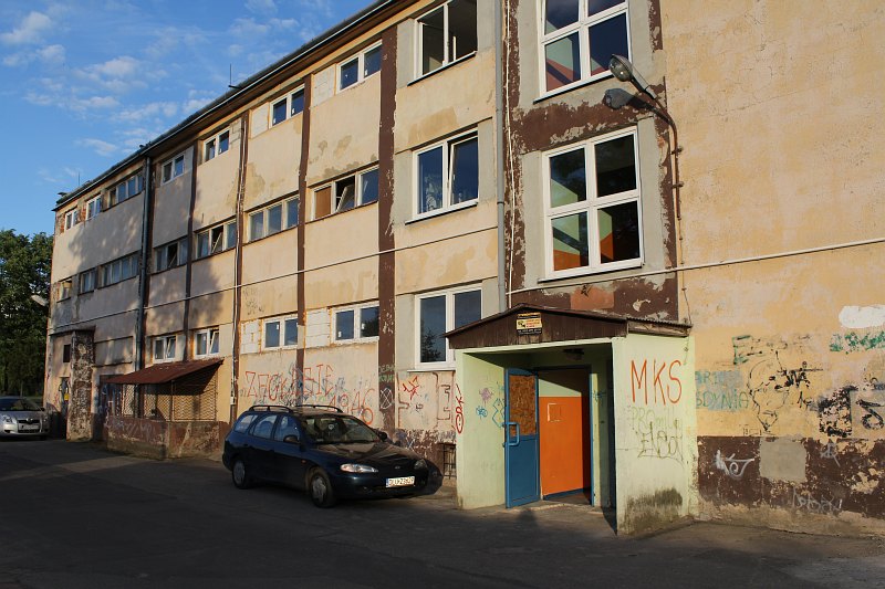 Akrobaci ożywili stary budynek