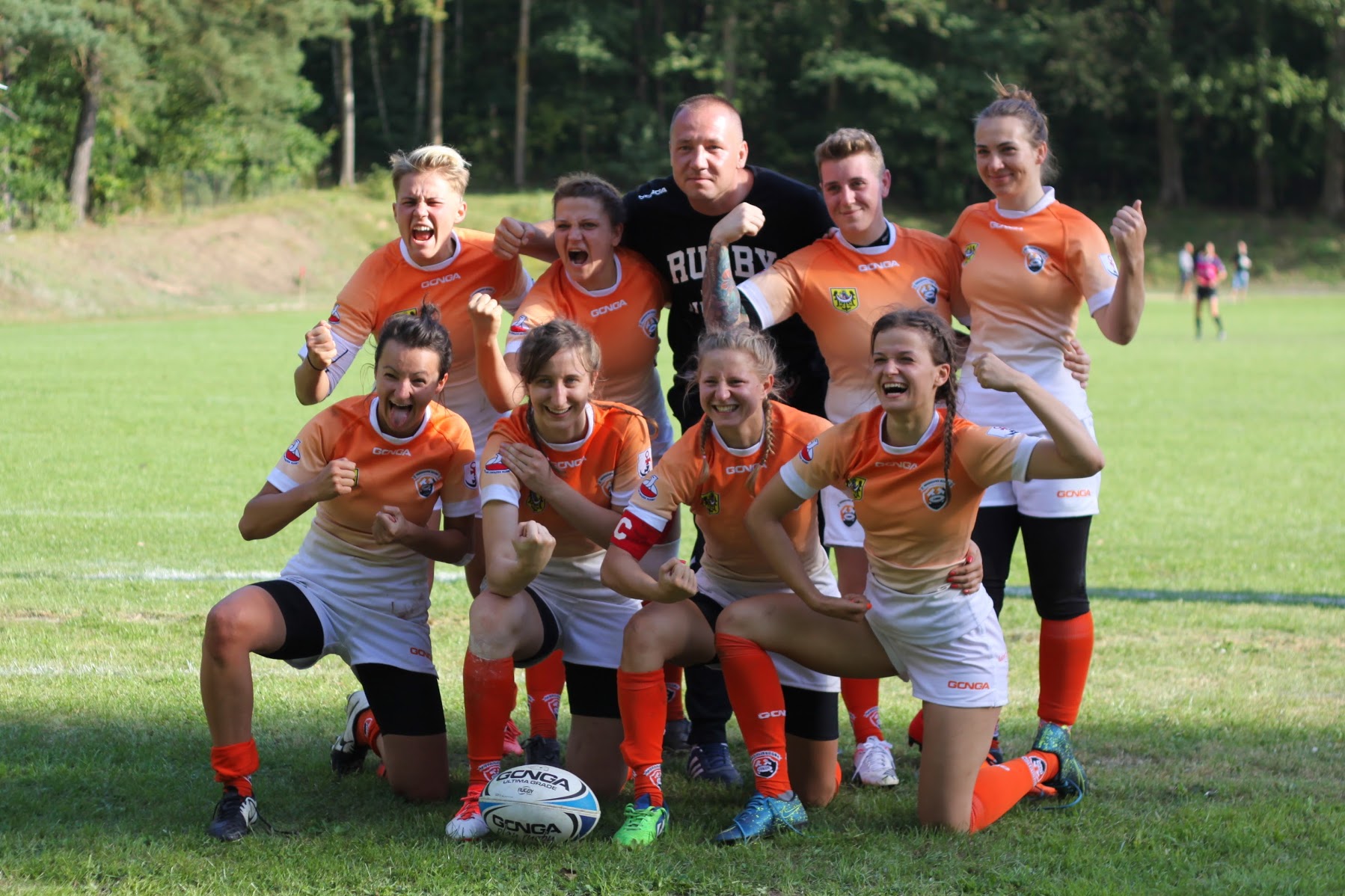 Miedziowe rugbystki wracają z awansem