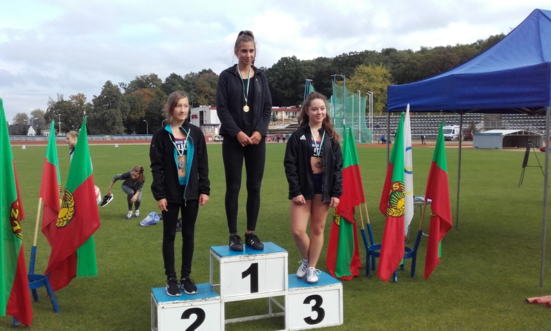 Zawodnicy Sokoła na podium