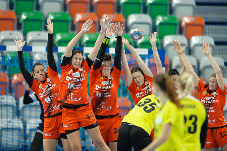 Szczypiornistki gromią