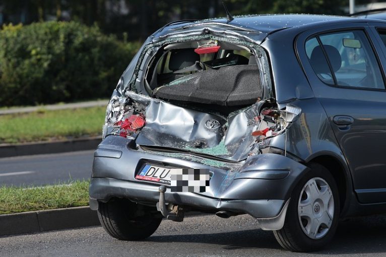 wypadek-autobus-samochod-osobowy-3