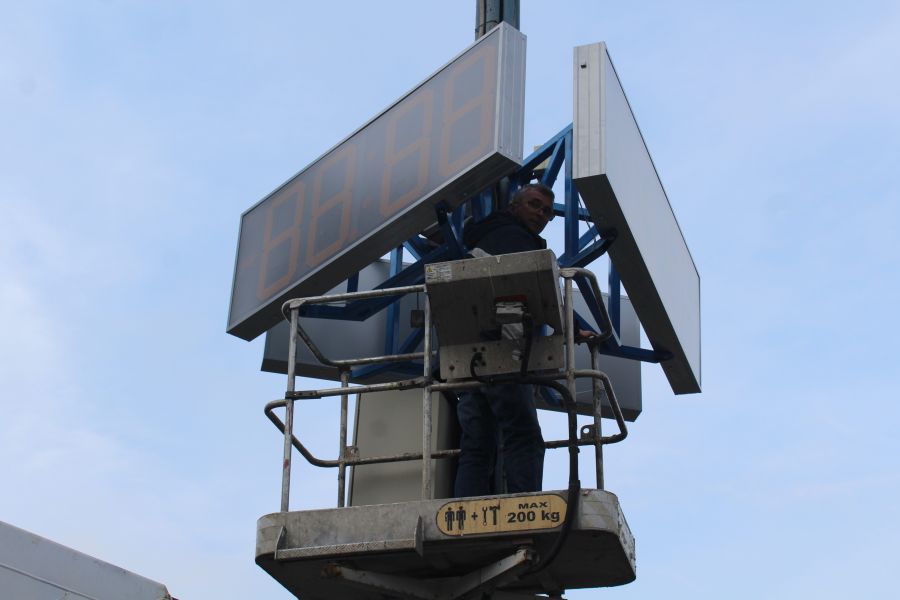 Nowy zegar w starym miejscu