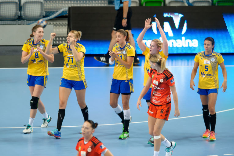 2016.09.04 Lubin Pilka reczna PGNiG Superliga Kobiet sezon 2016/2017 Metraco Zaglebie Lubin - Vistal Gdynia N/Z radosc Vistal Foto Pawel Andrachiewicz / Foto Andrus