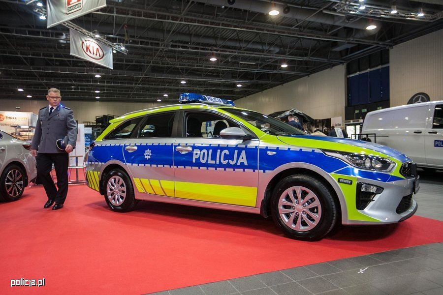 Kierował po narkotykach, uderzył w radiowóz