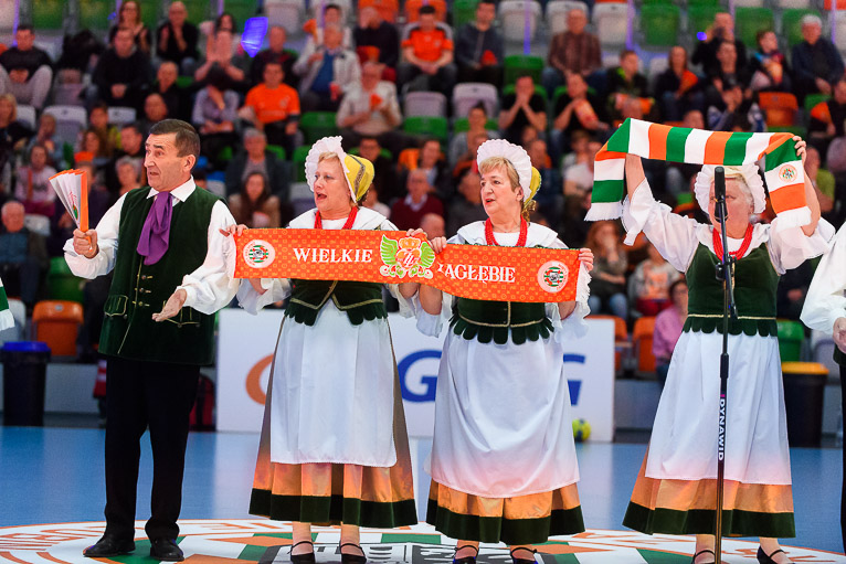 Seniorzy stworzyli hymn dla szczypiornistów