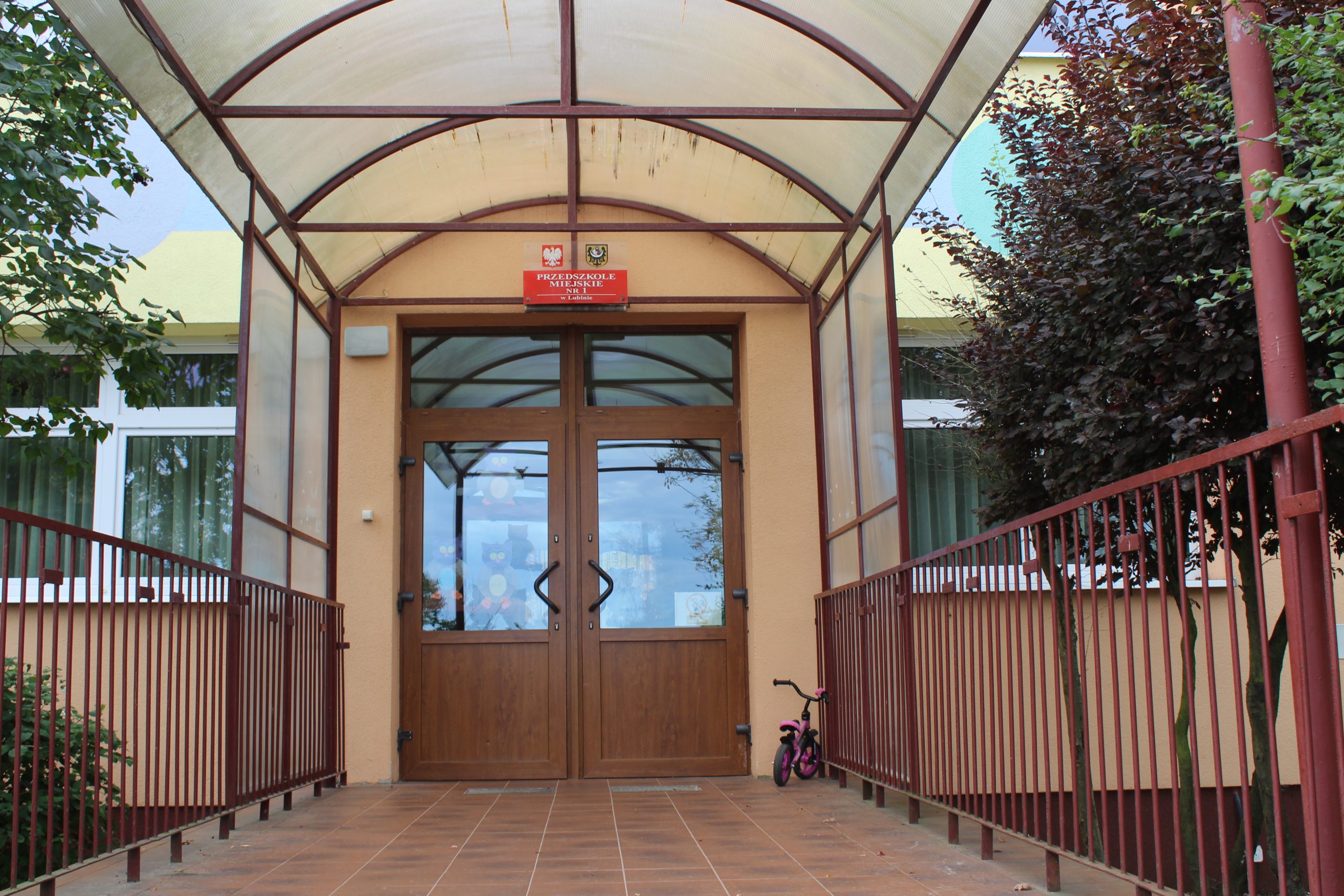 Wózek trzeba zostawić przed przedszkolem