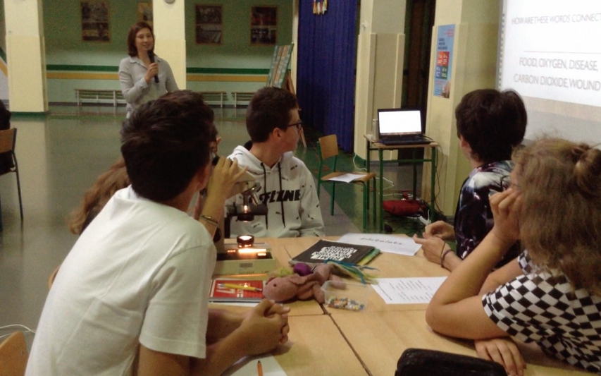 Chcą uczyć biologii czy fizyki po angielsku