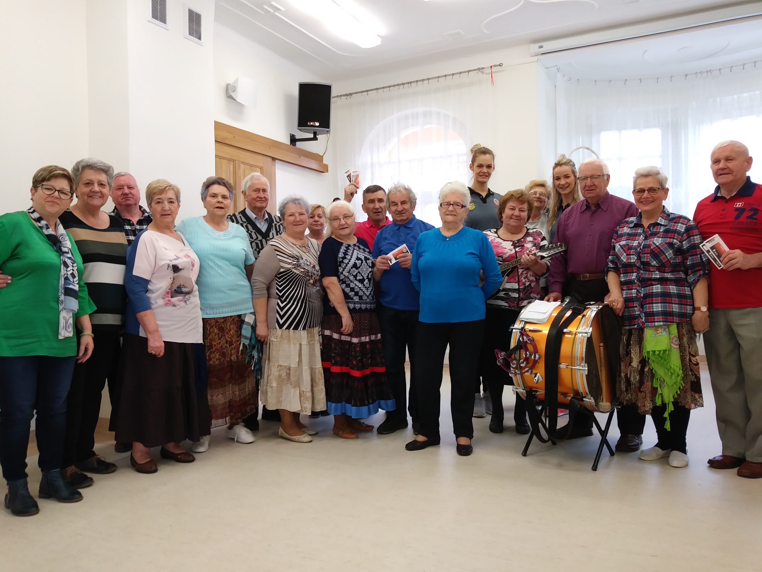 Szczypiornistki z wizytą u Seniorów