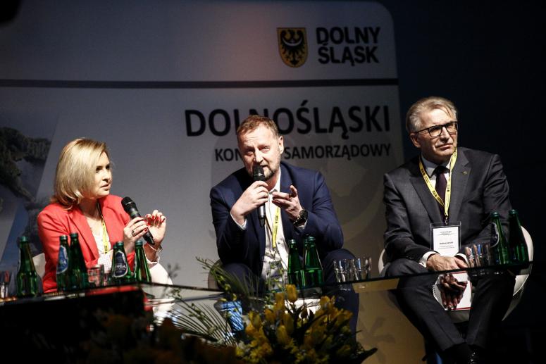 Dolnośląski Kongres Samorządowy. Gorąca debata o oświacie i kolei