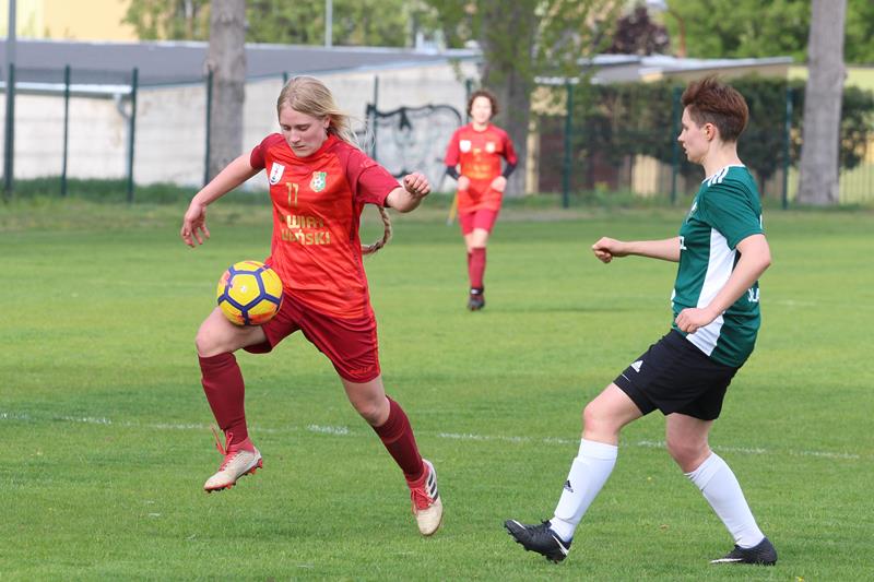 Piłkarki Ziemi Lubińskiej odprawiły Oławę z kwitkiem