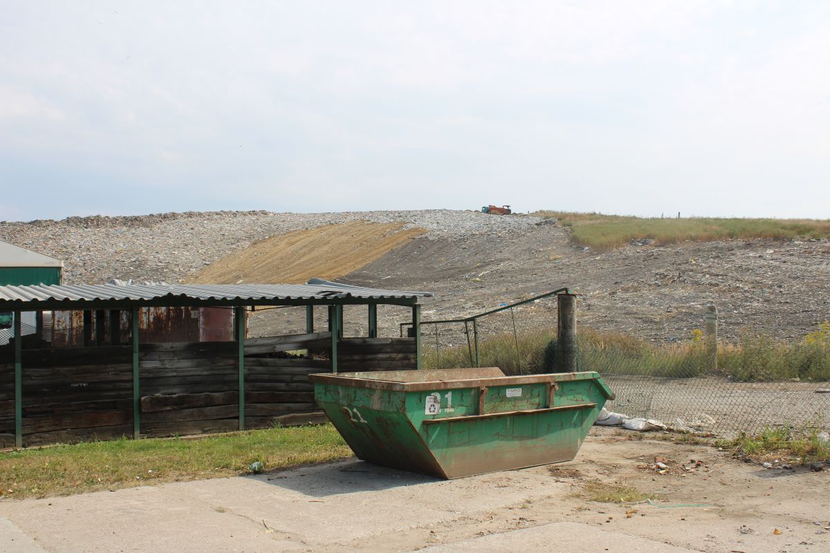 Zamiast śmieci będzie trawa. Ale tylko w jednym miejscu…