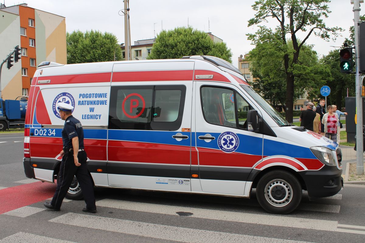 Potrącenie koło Pałacyku ślubów, Lubin, 07.06.2019, wypadek (6)