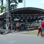 budowa sceny, stacja kolejowa, pociąg, 2019 (4)