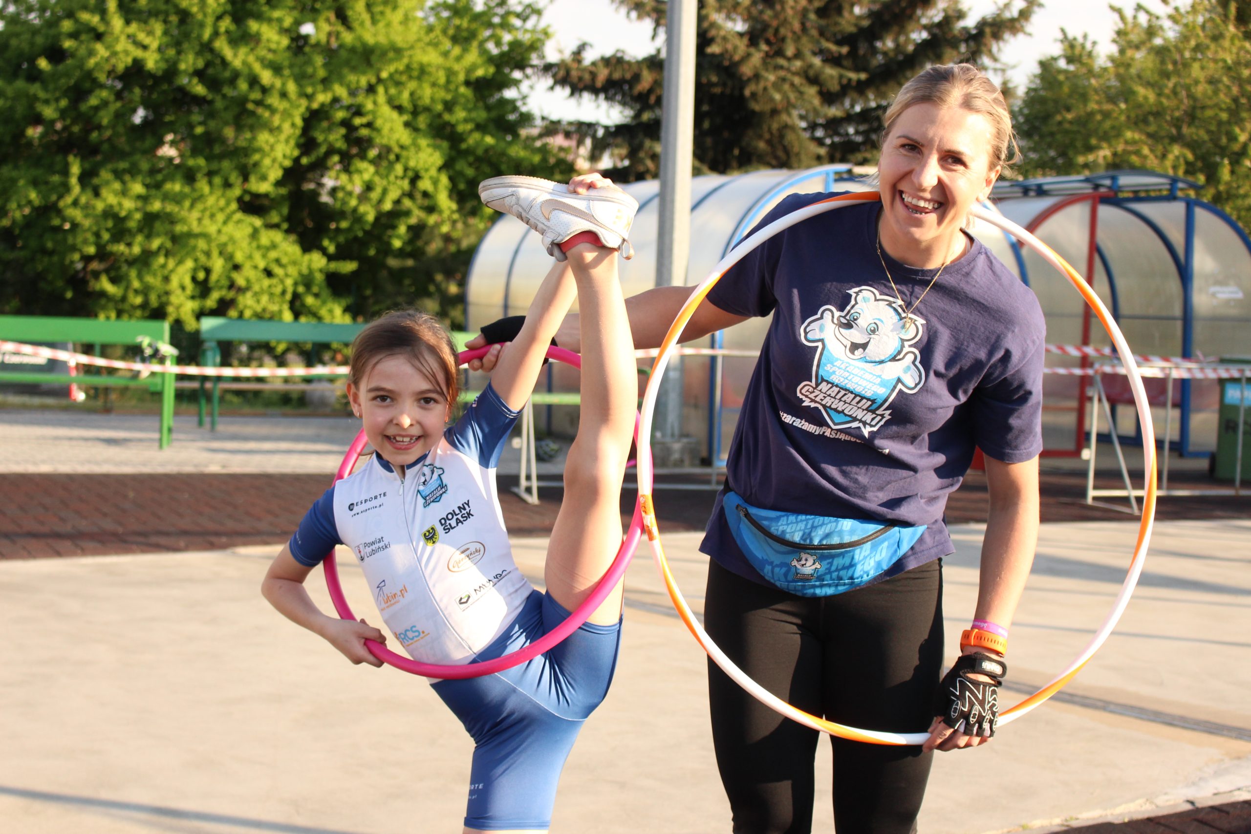 Akademia najlepsza w kręceniu hula hop