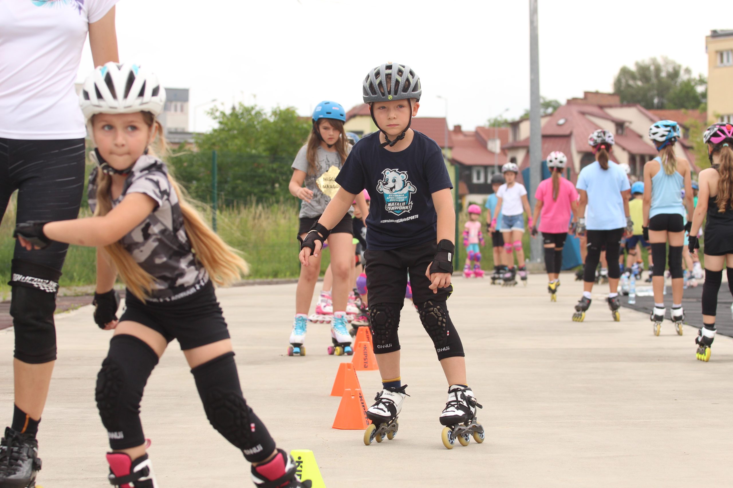 Akcja Lato: Pływanie, rugby i rolki