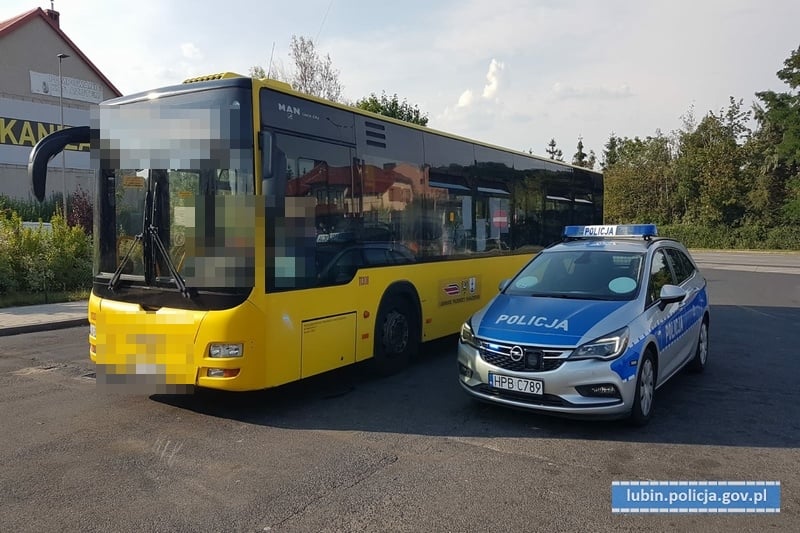 Pili i siedli za kierownicę. Zatrzymano m.in. kierowcę autobusu i traktora