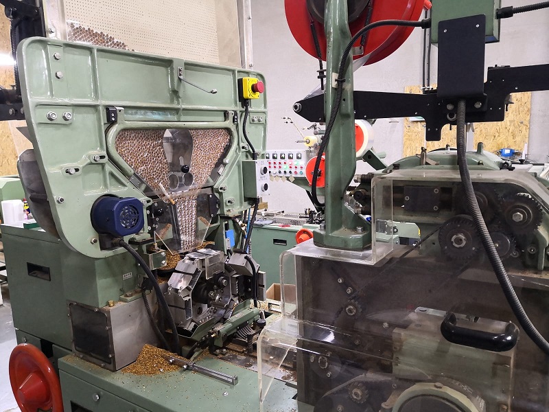 Nielegalnie produkowali papierosy, trafią przed sąd. Państwo straciło 60 mln zł