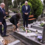 składanie kwiatów na cmentarzu, 31.08.2020 r (5)