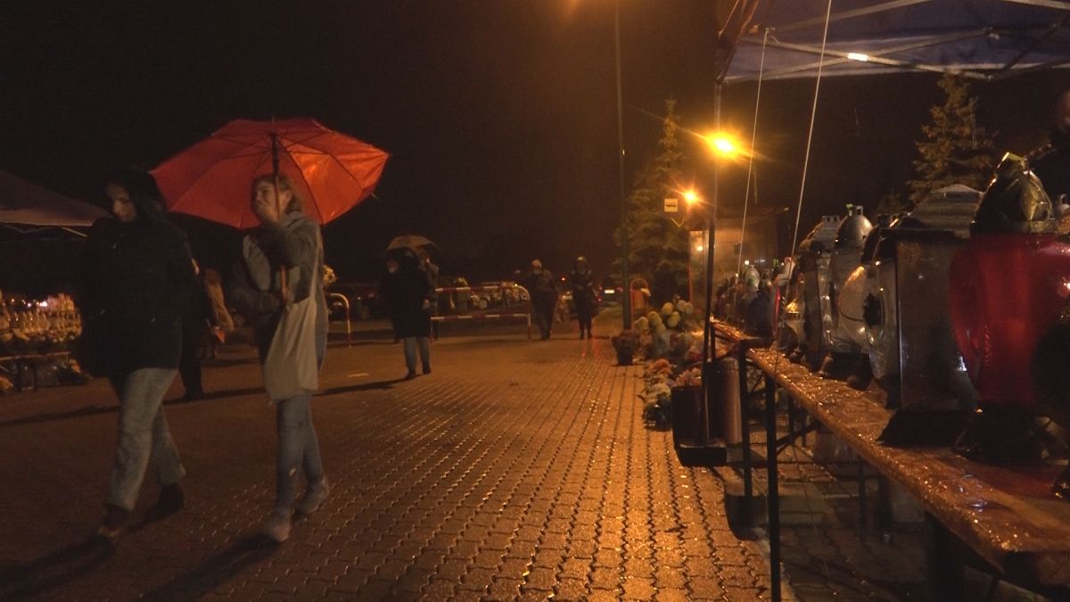 Lubinianie tłumnie ruszyli na cmentarze