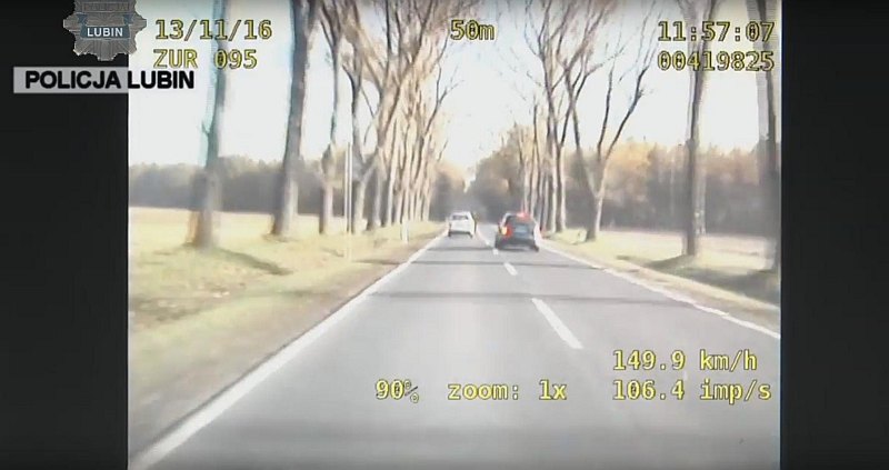 Nocny pościg ulicami miasta