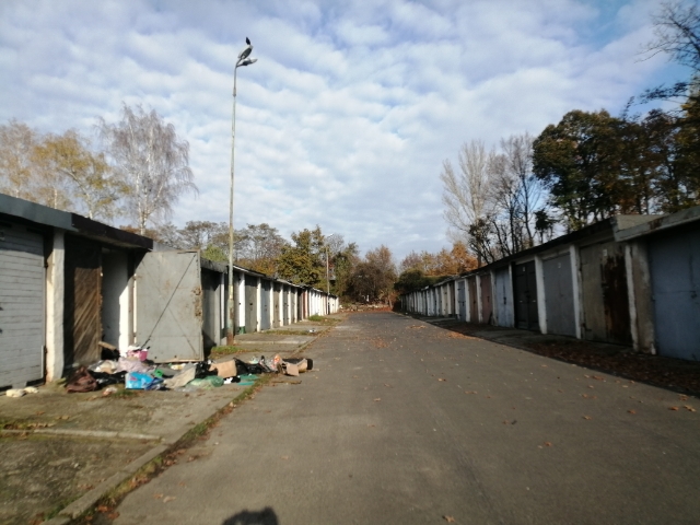 Notorycznie włamują się do garaży